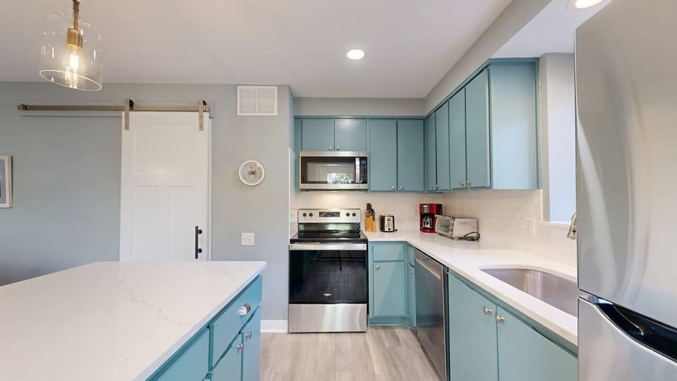 Fully Stocked Kitchen