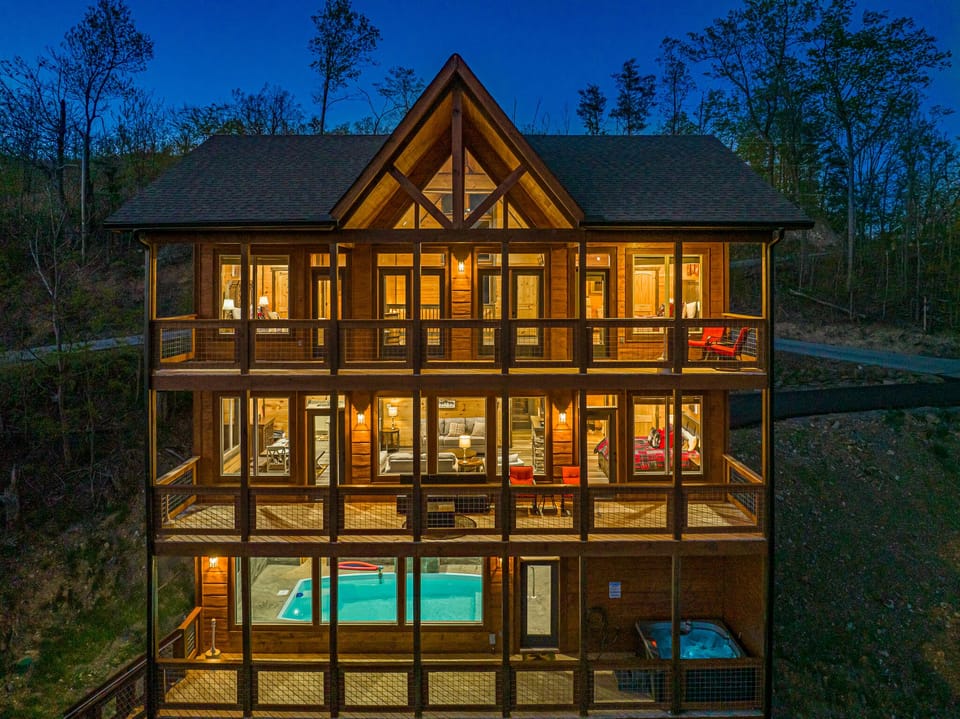 Welcome to A Bears Gatlinburg Plunge!