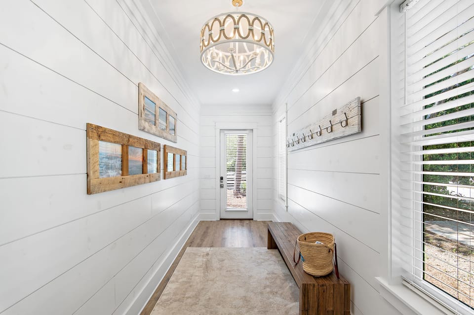 Coastal Cottage - Seagrove - First Floor - Foyer