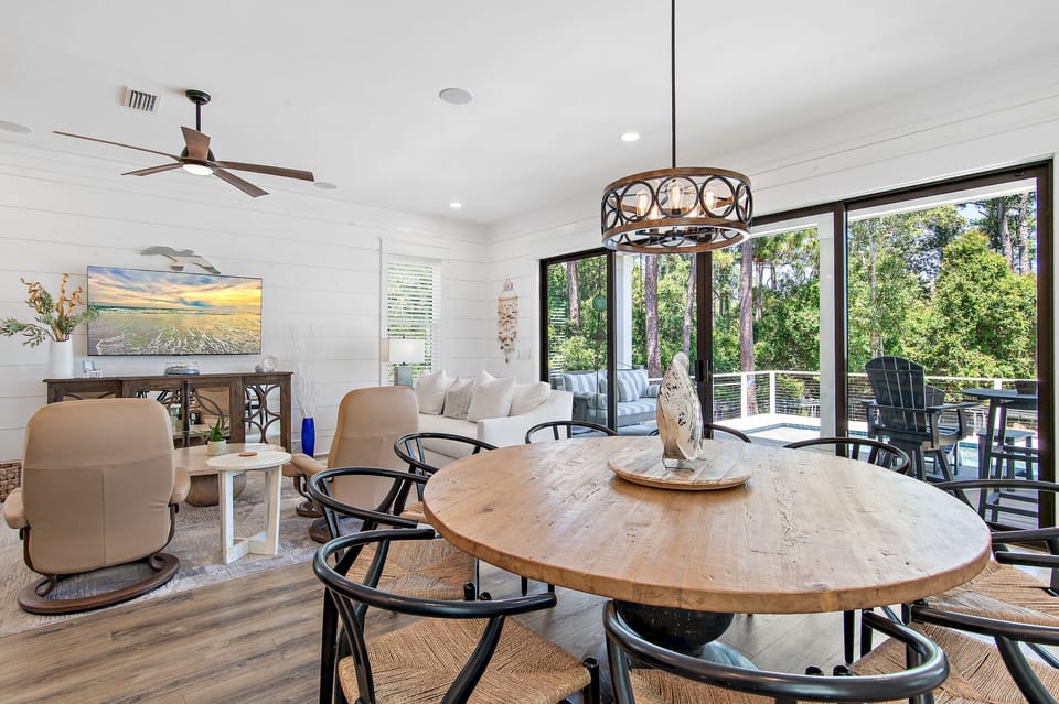 Coastal Cottage - Seagrove - First Floor - Dining Area
