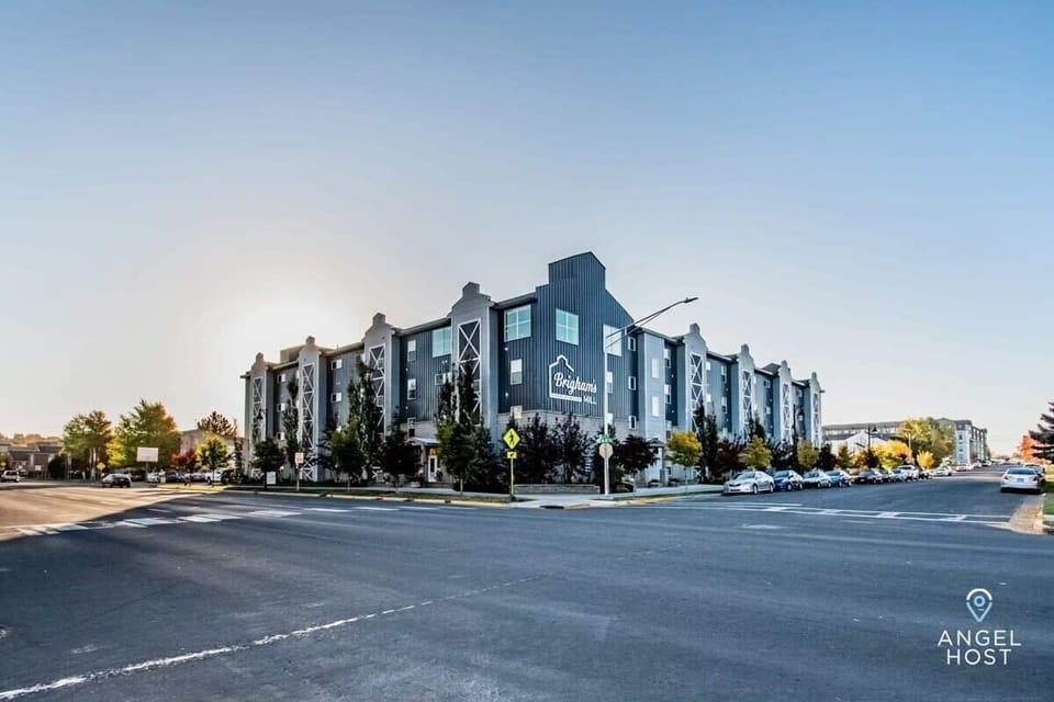 Fun Stay Near BYU, Fab Amenities & Super Location