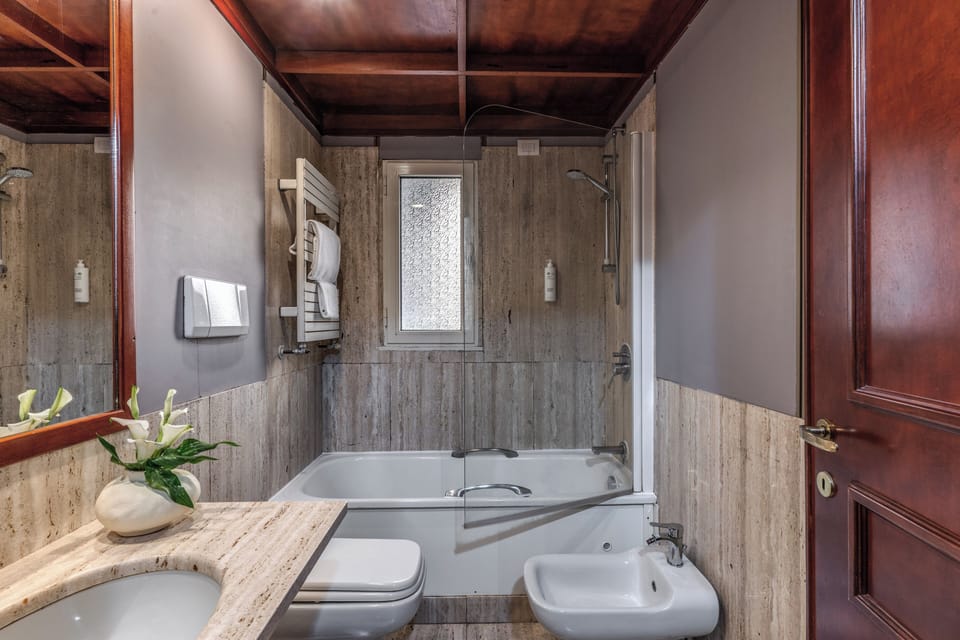 Standard Double or Twin Room | Bathroom | Eco-friendly toiletries, hair dryer, towels