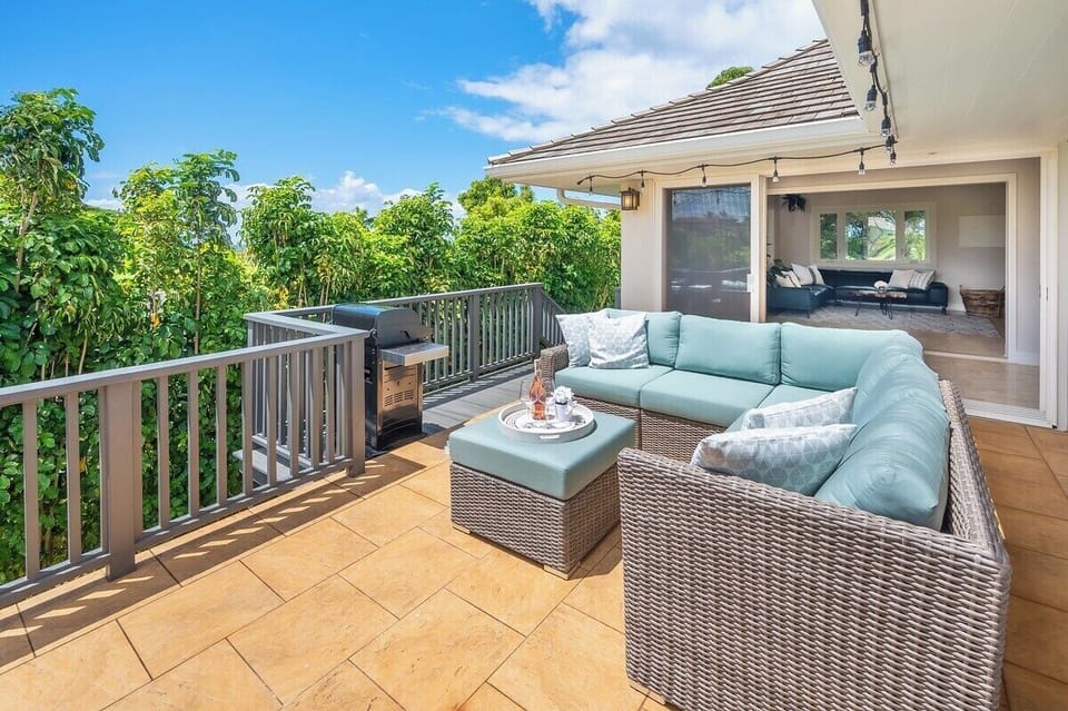 Mala Nani Hale Lovely and Comfortable Seating Area /BBQ