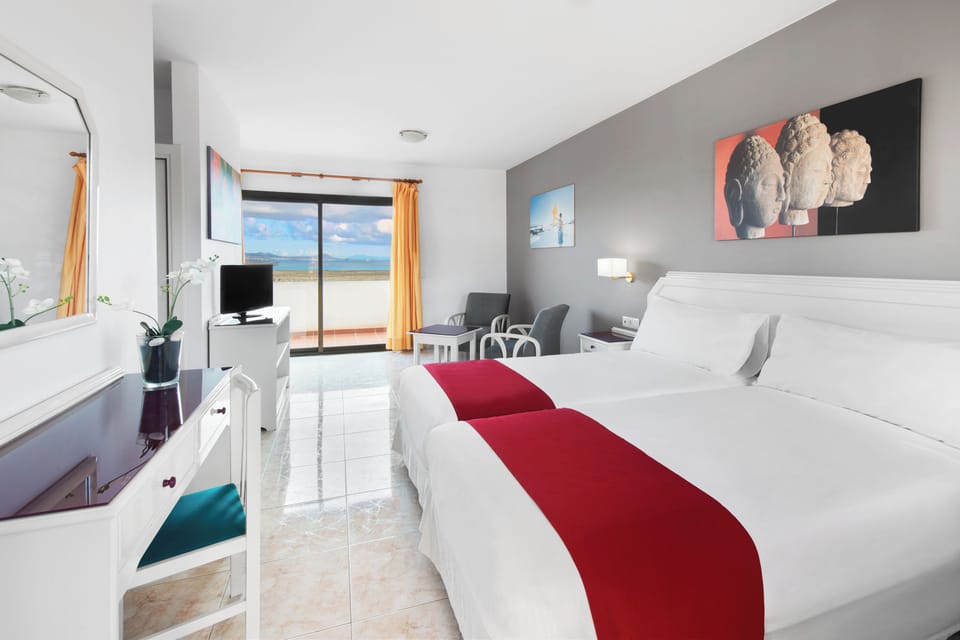In-room safe, desk, WiFi, bed sheets