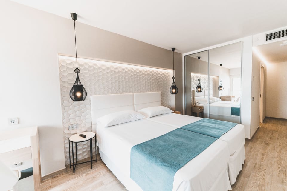 Deluxe Double Room, Sea View | Egyptian cotton sheets, premium bedding, down comforters