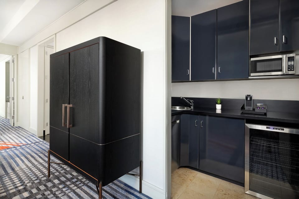 One World Suite | Premium bedding, pillowtop beds, in-room safe, desk