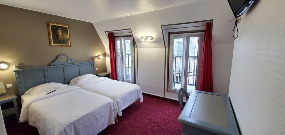 Double or Twin Room | Desk, free WiFi, bed sheets