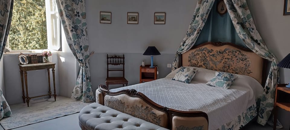 Classic Double Room, 1 Queen Bed, Garden View | In-room safe, desk, blackout drapes, free WiFi