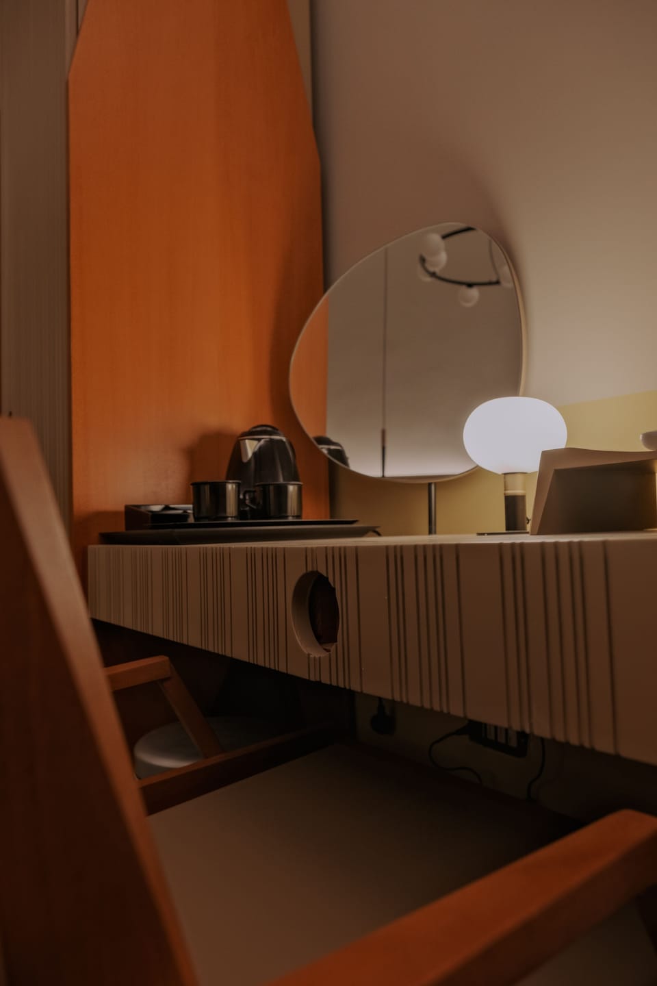 Romantic Room | In-room safe, desk, laptop workspace, blackout drapes