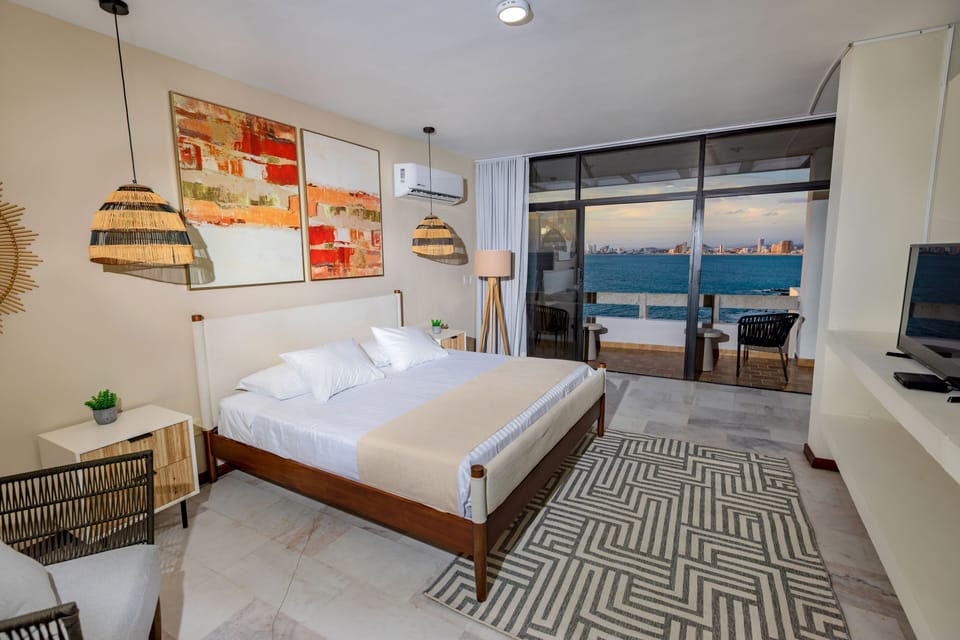Grand House | 7 bedrooms, bed sheets