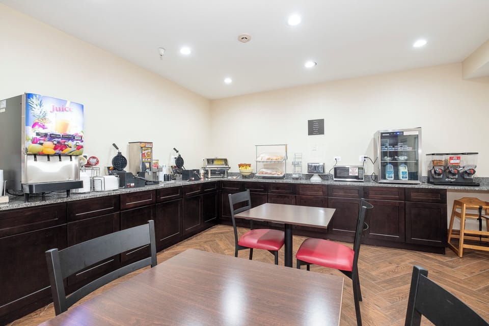 Free daily continental breakfast