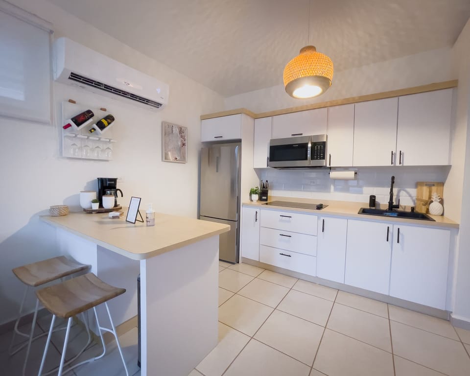 Full Kitchen. Complementary Coffee and Sugar provided.