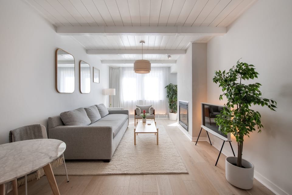 Indoors, Living Room, Furniture, Home Decor, Lamp