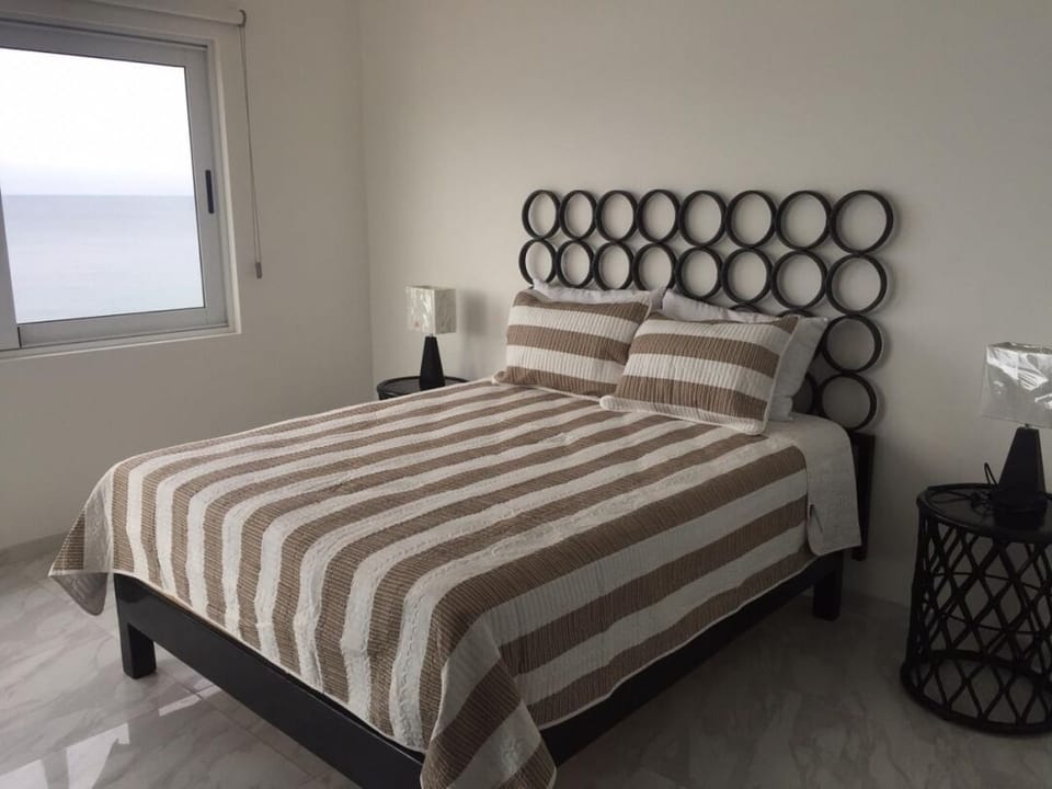 Comfort Condo | 2 bedrooms, free WiFi, bed sheets