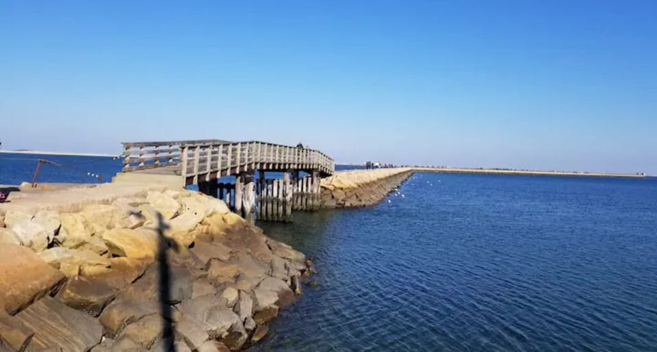 Take a scenic walk down the Plymouth Jetty