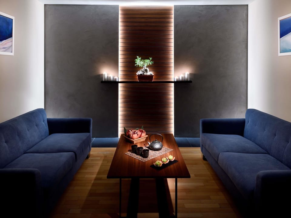Couples treatment rooms, steam room, body treatments, aromatherapy