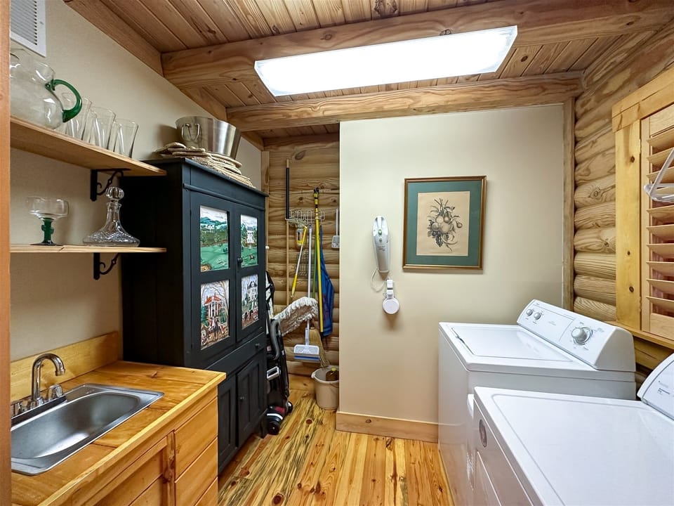Laundry Room, Main Level