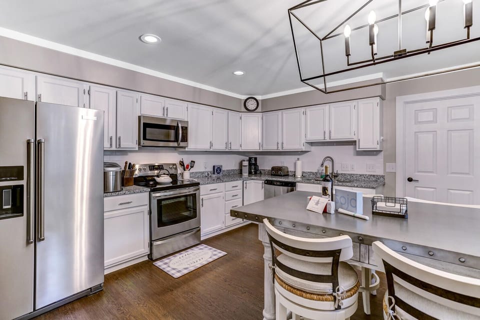 Kitchen, Main Level