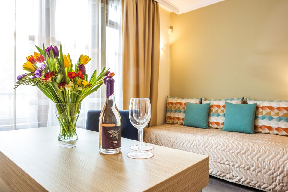 Deluxe Room | Minibar, desk, iron/ironing board, free WiFi