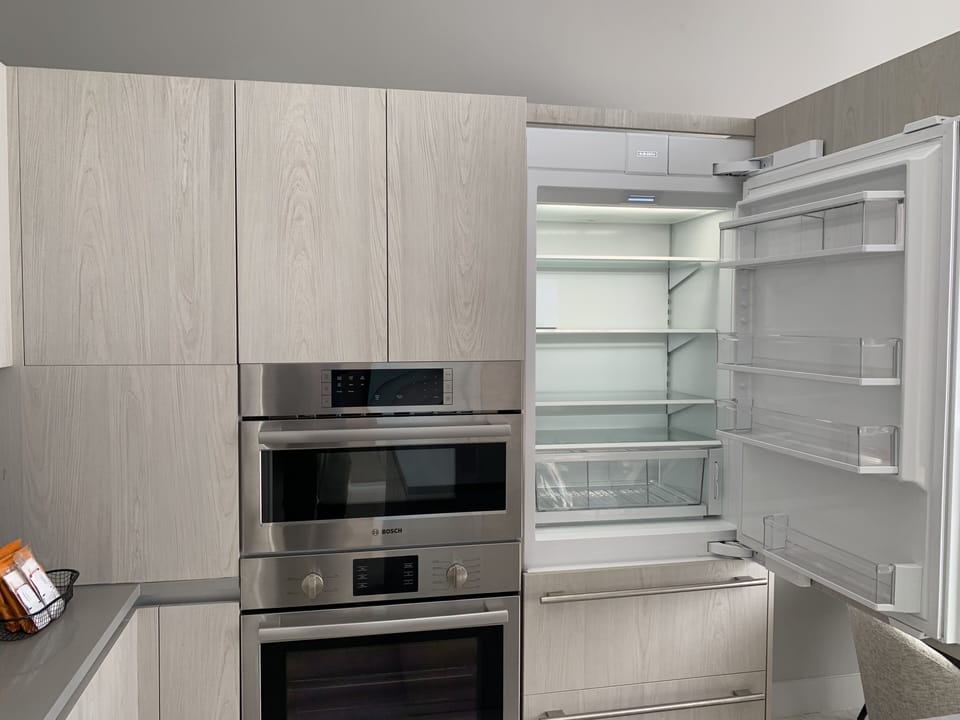 With Bosh and SubZero appliances, simple the best!