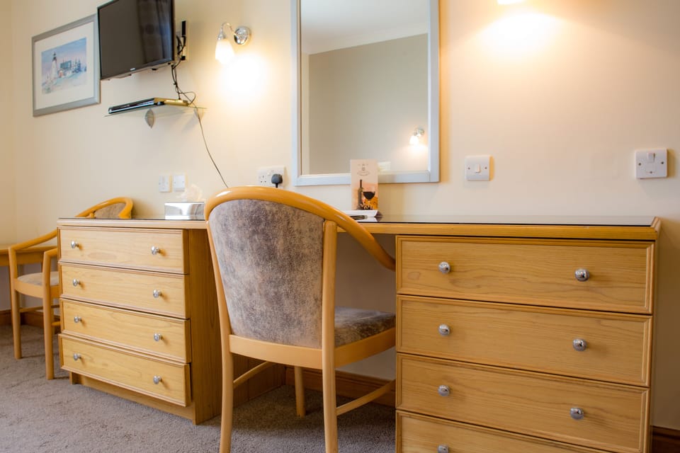 In-room safe, iron/ironing board, cribs/infant beds, rollaway beds