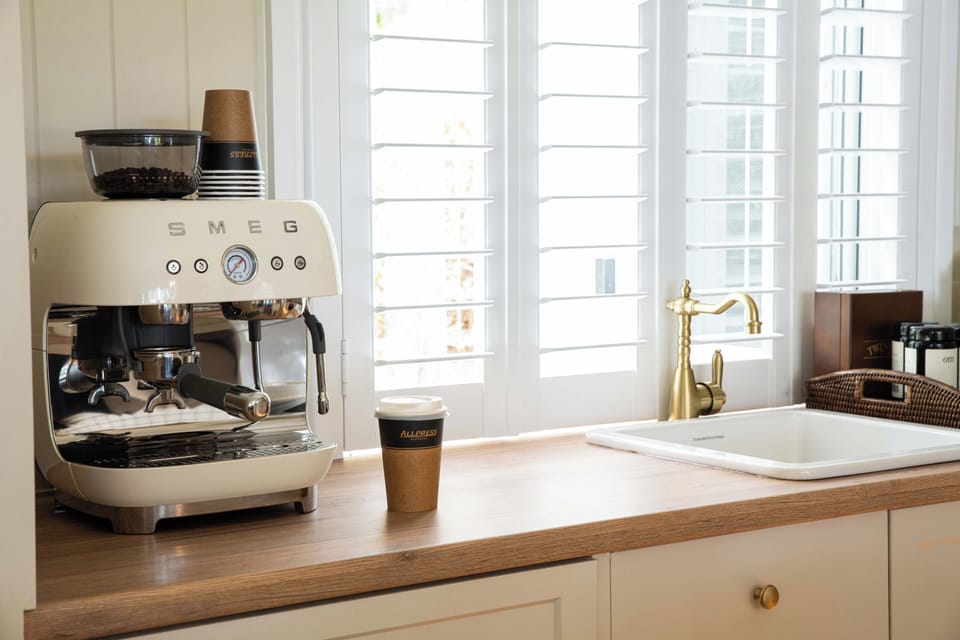 Estate Suite | Private kitchen | Espresso maker, coffee/tea maker, mini-fridge, electric kettle