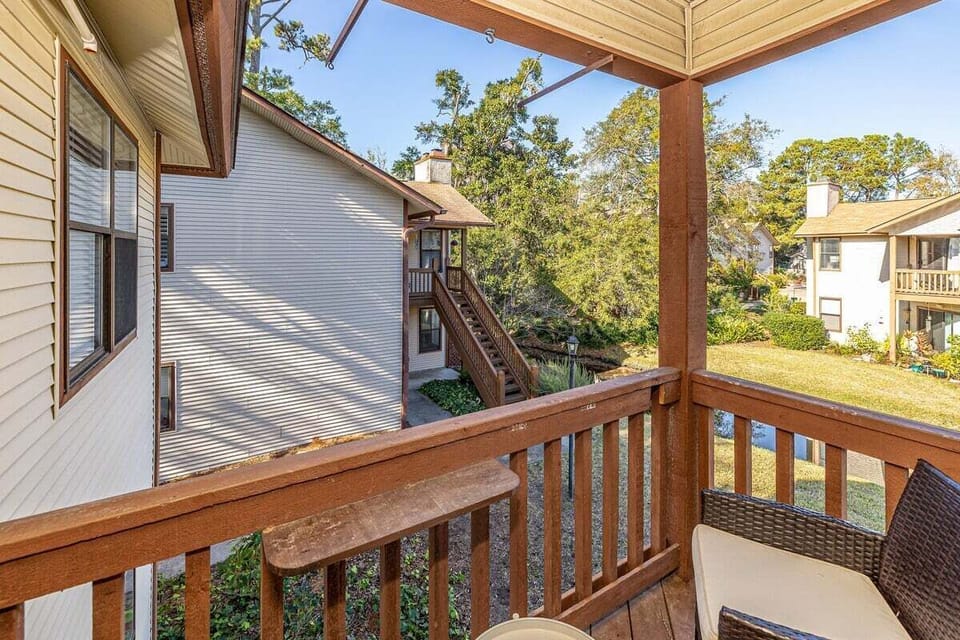 Harbour Oaks 310 -Private Balcony off lIving Space