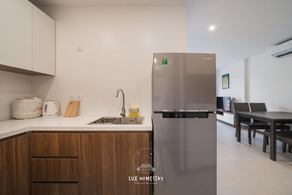Family Studio | Private kitchen | Fridge, cookware/dishes/utensils, paper towels