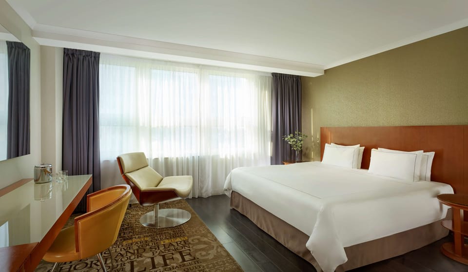 Premium bedding, minibar, in-room safe, desk