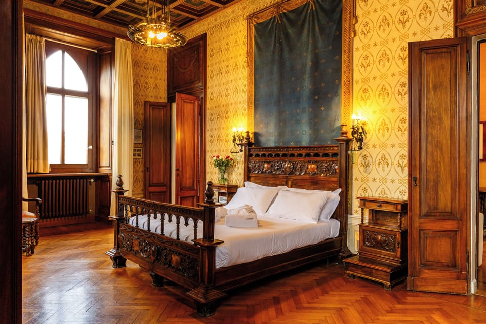 Royal Studio Suite | Minibar, in-room safe, free WiFi, bed sheets