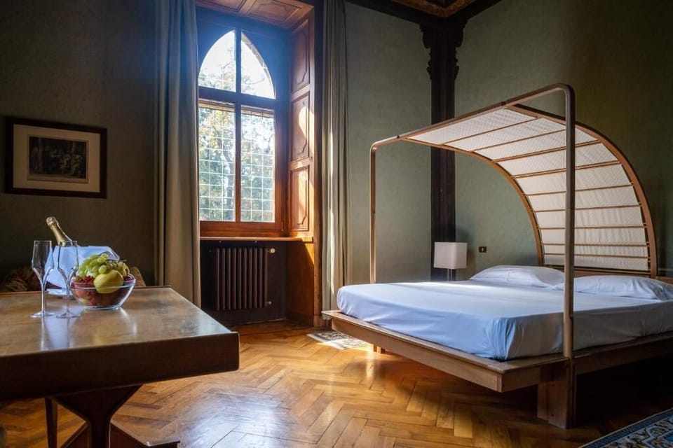 Junior Studio Suite | Minibar, in-room safe, free WiFi, bed sheets