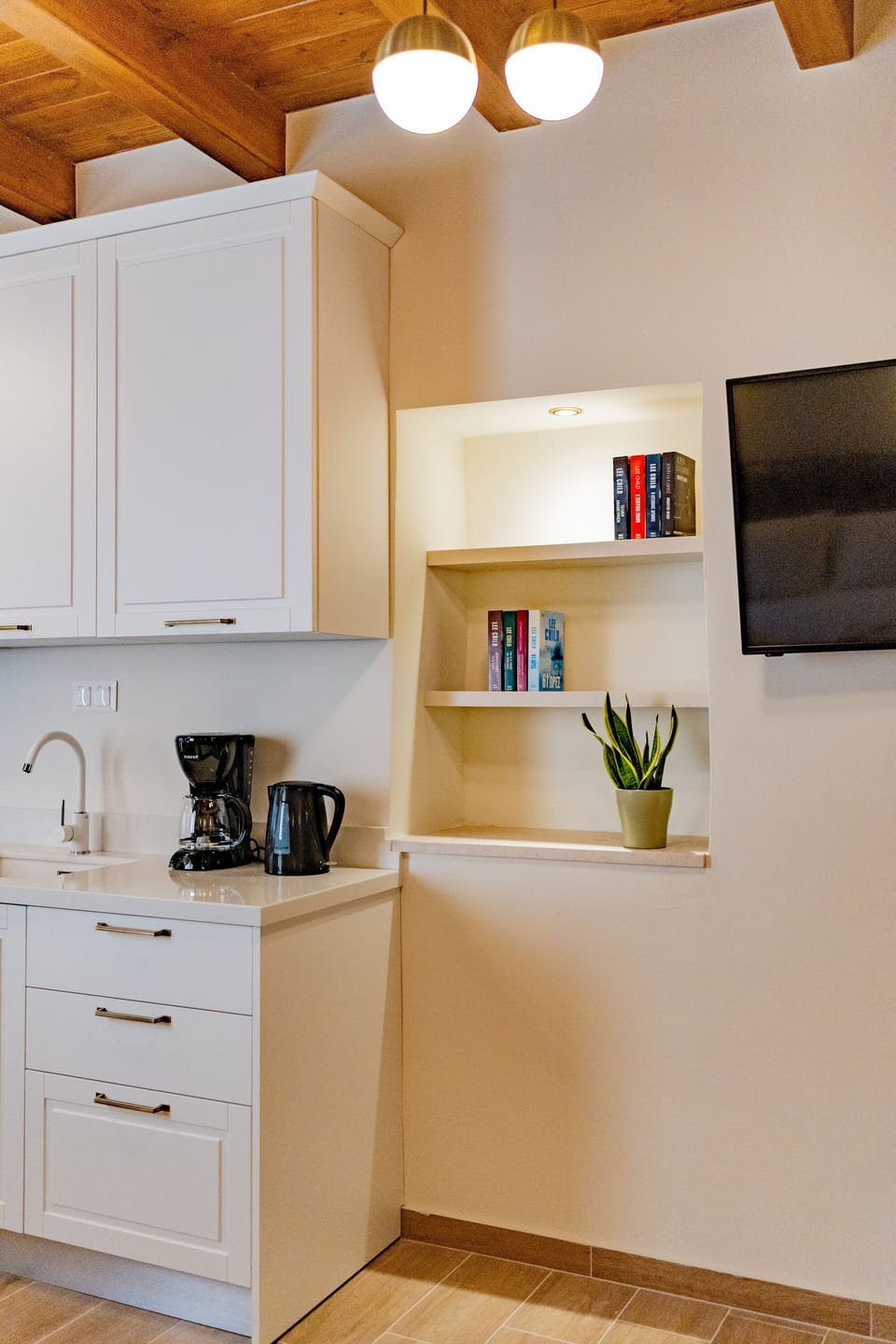 Superior Suite | Living area | Flat-screen TV