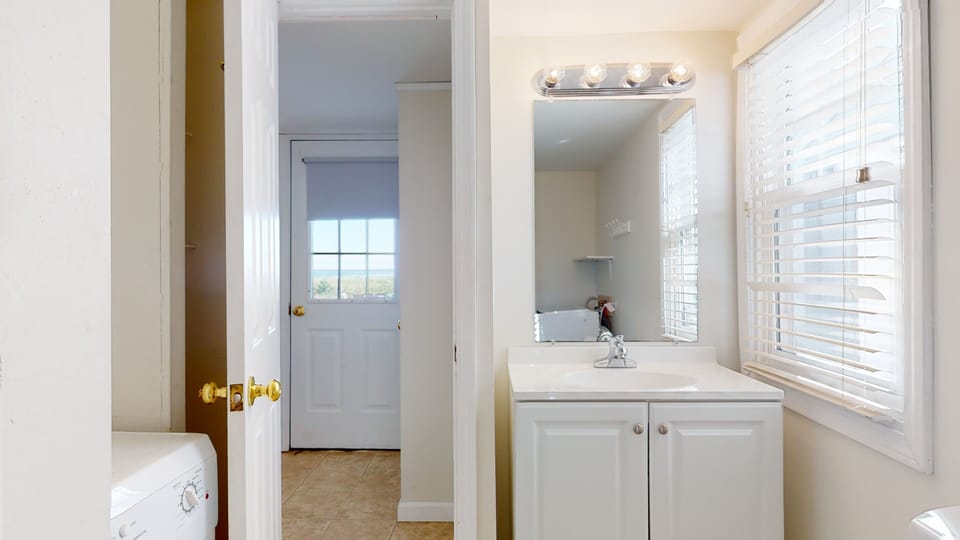 Full bathroom