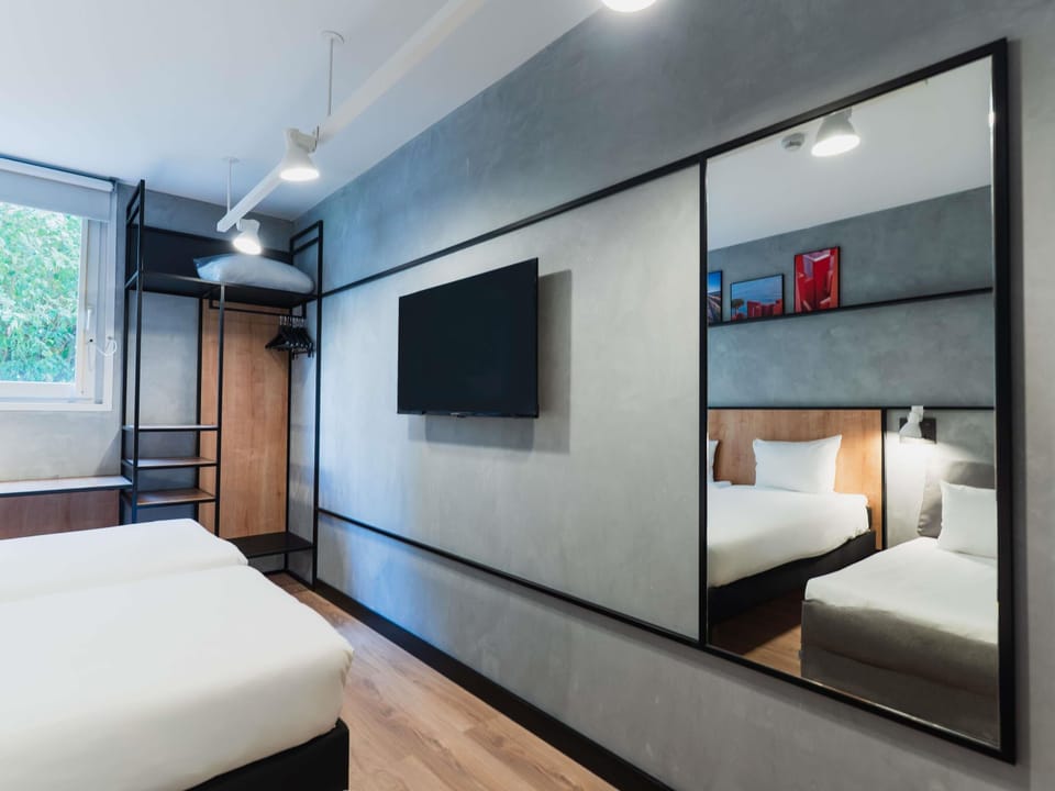Standard Room, Multiple Beds | Desk, cribs (free), WiFi (free), alarm clocks