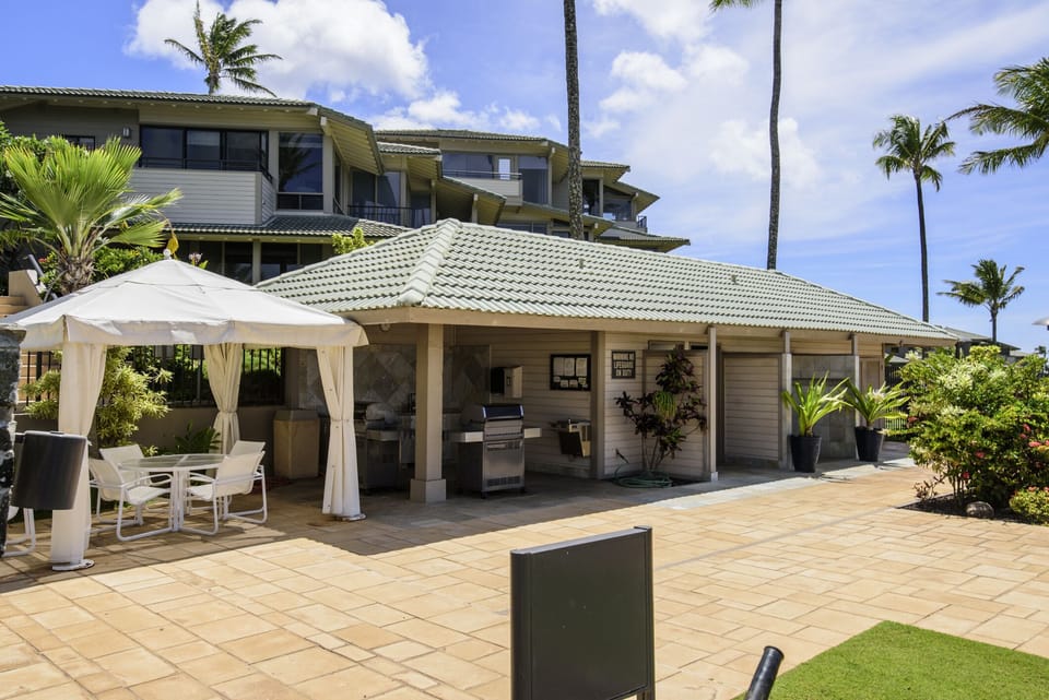 Cabana and BBQs for guest's convenience