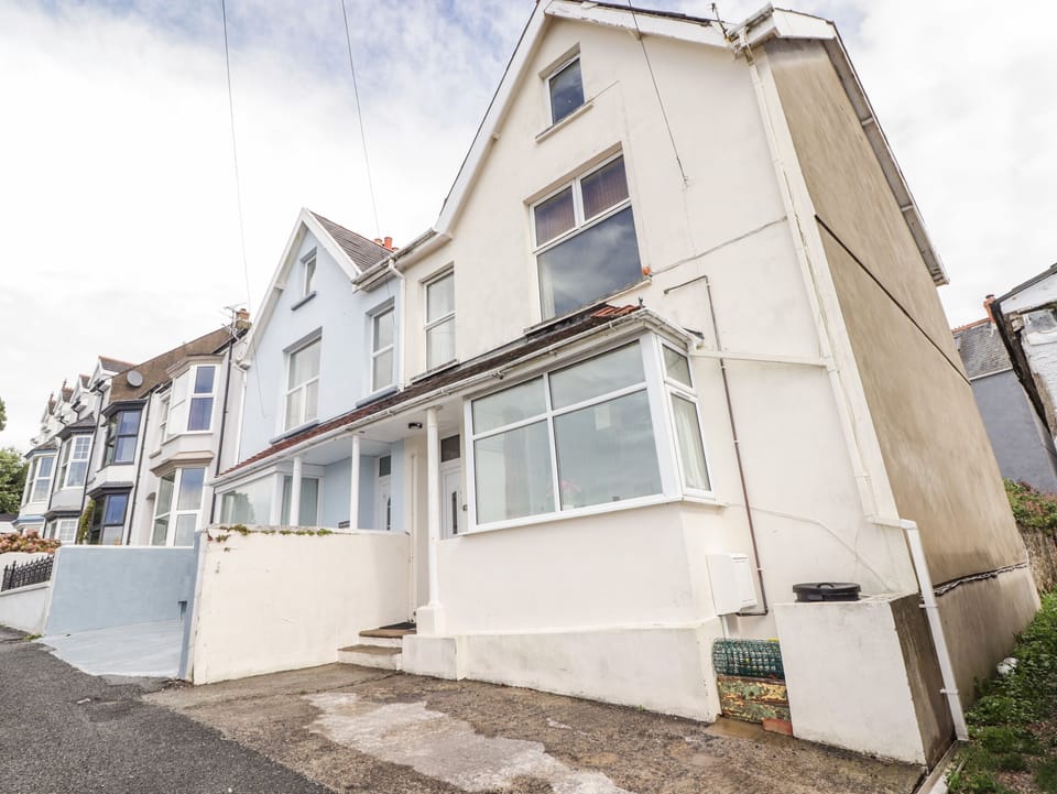 Gwylan Apartment Cottage in Tenby