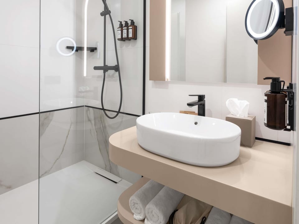 Superior Room, 1 Double Bed with Sofa bed | Hypo-allergenic bedding, minibar, in-room safe, desk