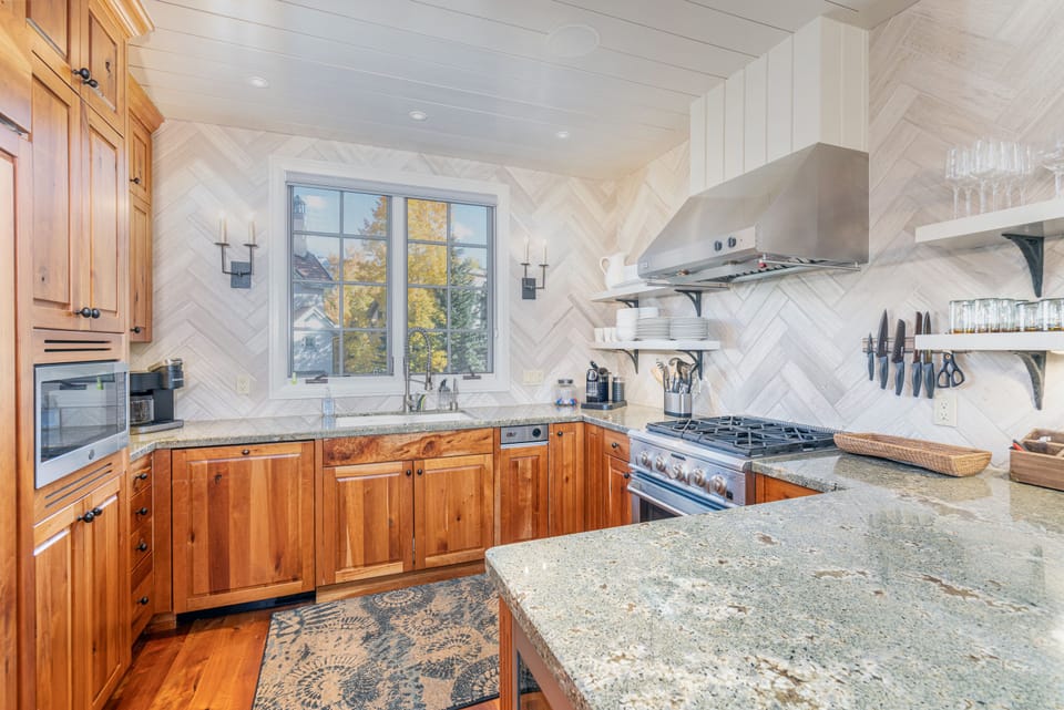 3.2-aspen-ridge-mountain-village-kitchen1