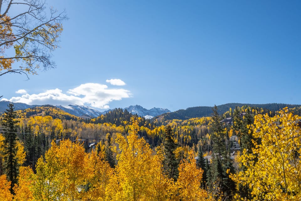 2.6-aspen-ridge-mountain-village-deck-view