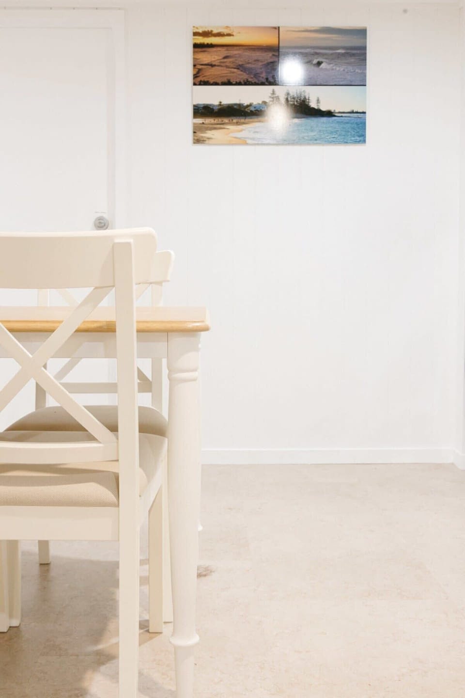 Dining table seats 4