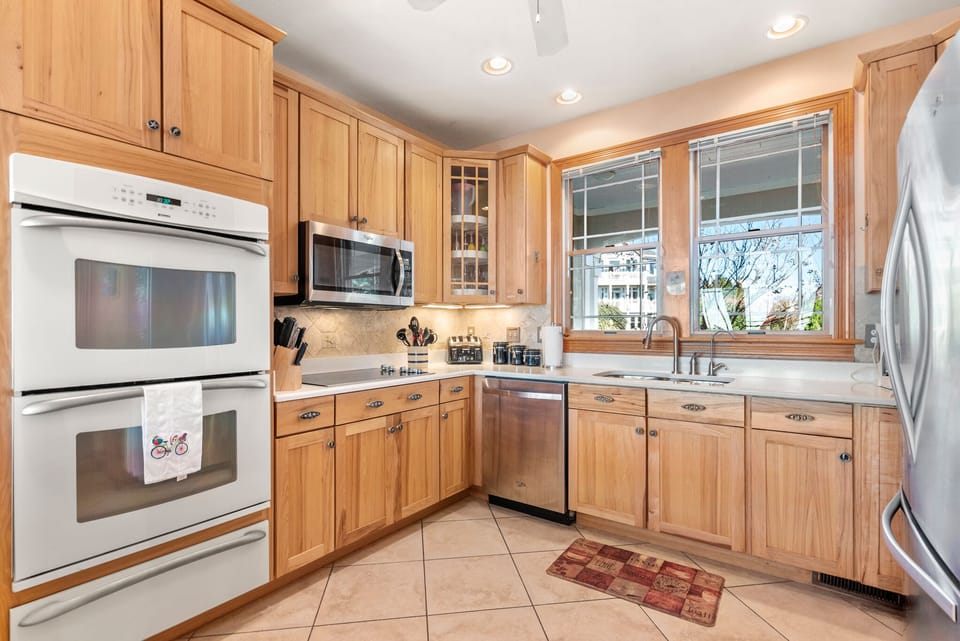 CC188: The Edge Of Reality | Mid Level Kitchen