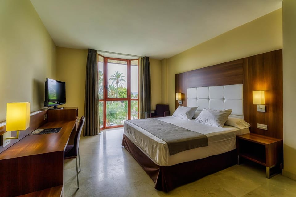 Minibar, in-room safe, desk, soundproofing