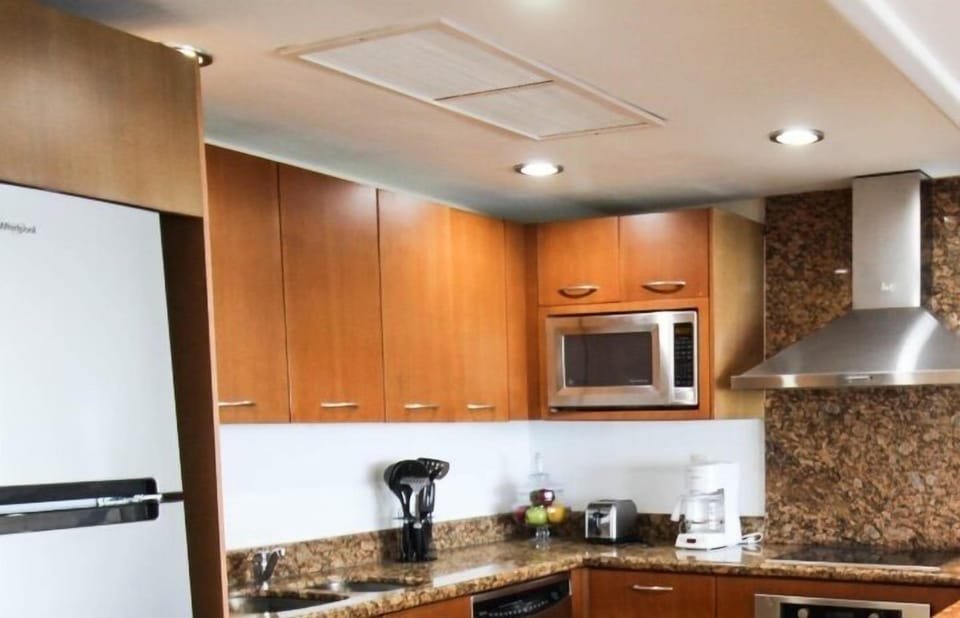 Comfort Condo | Private kitchen