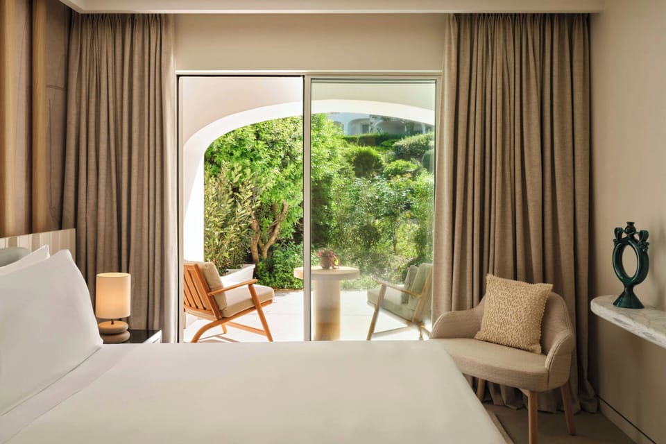 Superior Suite, 1 King Bed, Non Smoking (Balcony) | Premium bedding, minibar, in-room safe, blackout drapes