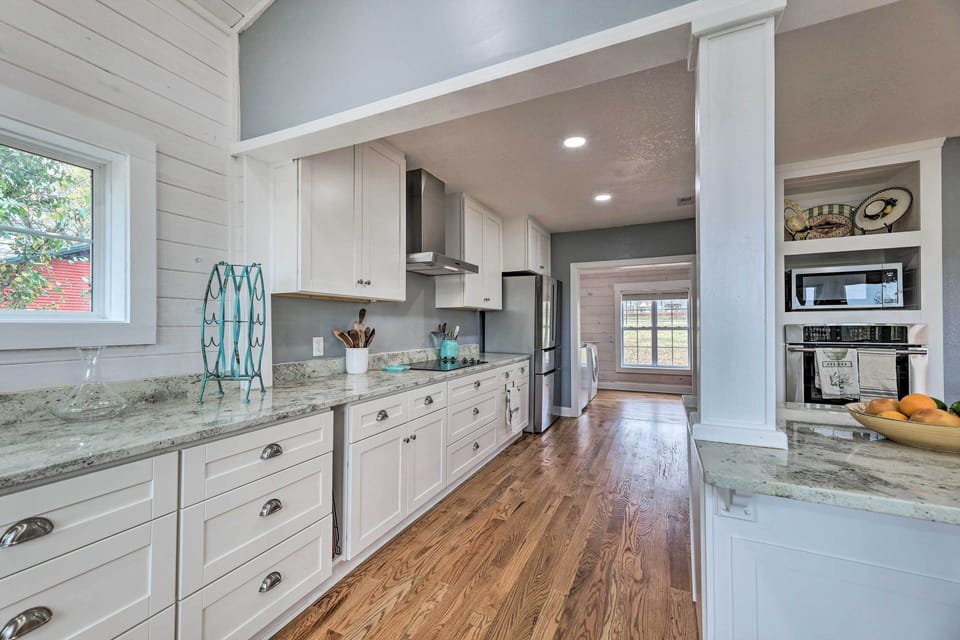 Kitchen | Main Floor
