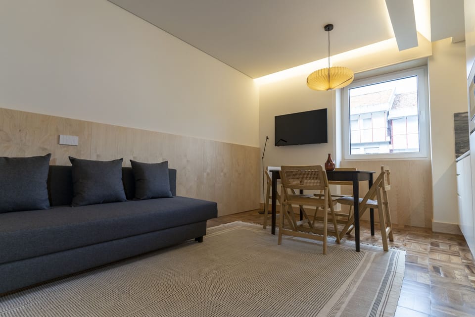 Deluxe Apartment | Soundproofing, travel crib, free WiFi, bed sheets