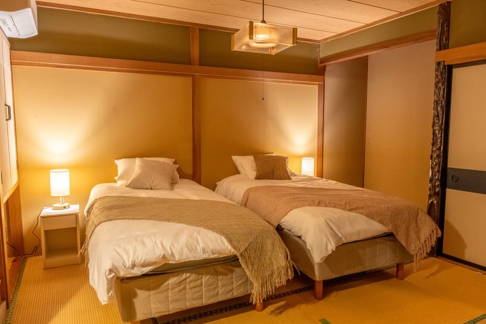 Premium bedding, down comforters, pillowtop beds, in-room safe