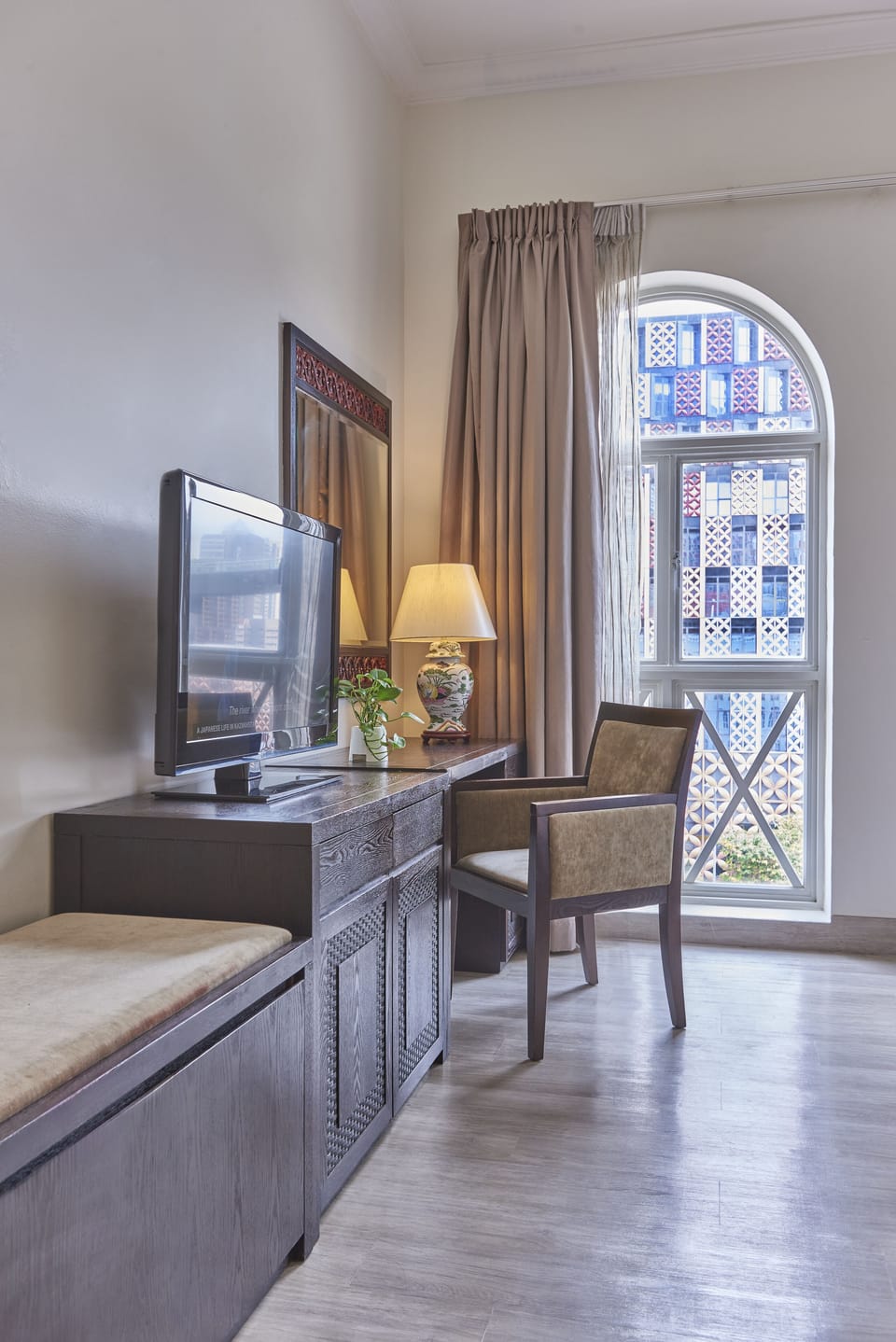 Premium bedding, in-room safe, desk, laptop workspace