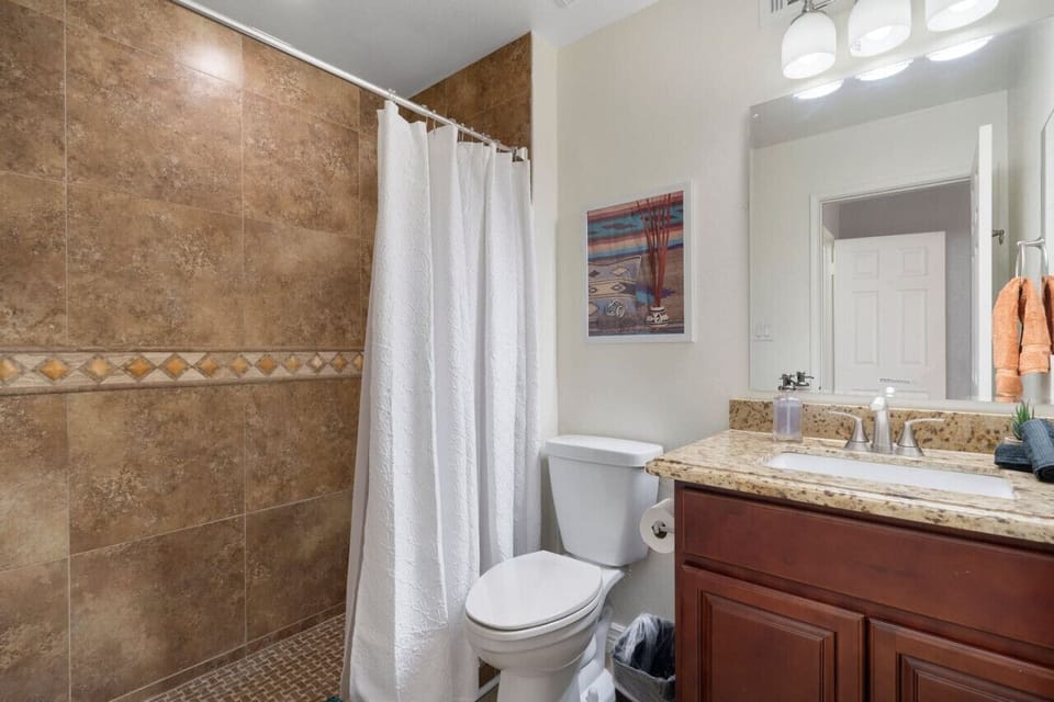 Master bath with shower an all the essentials