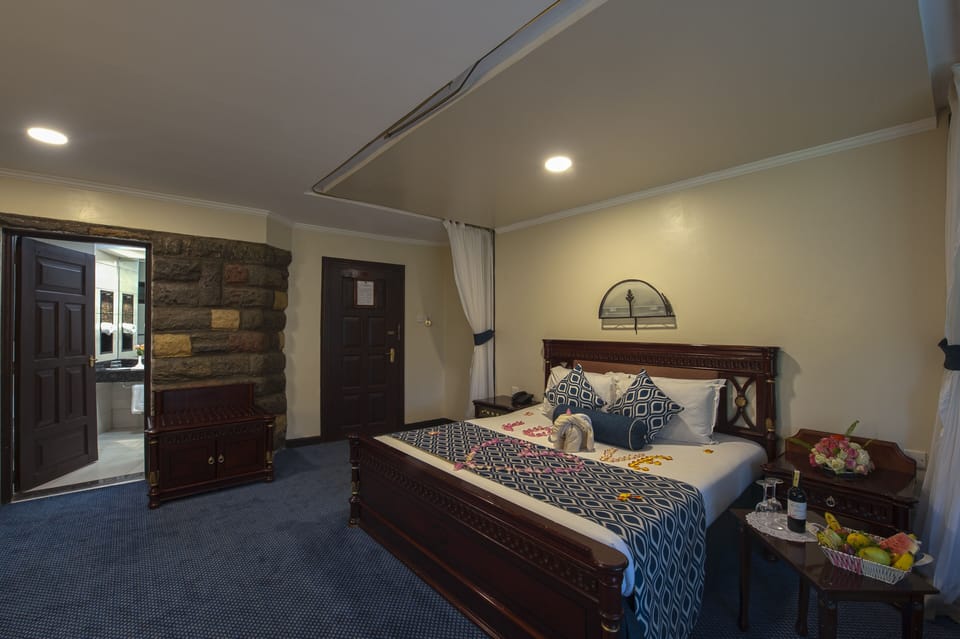 In-room safe, free WiFi, bed sheets